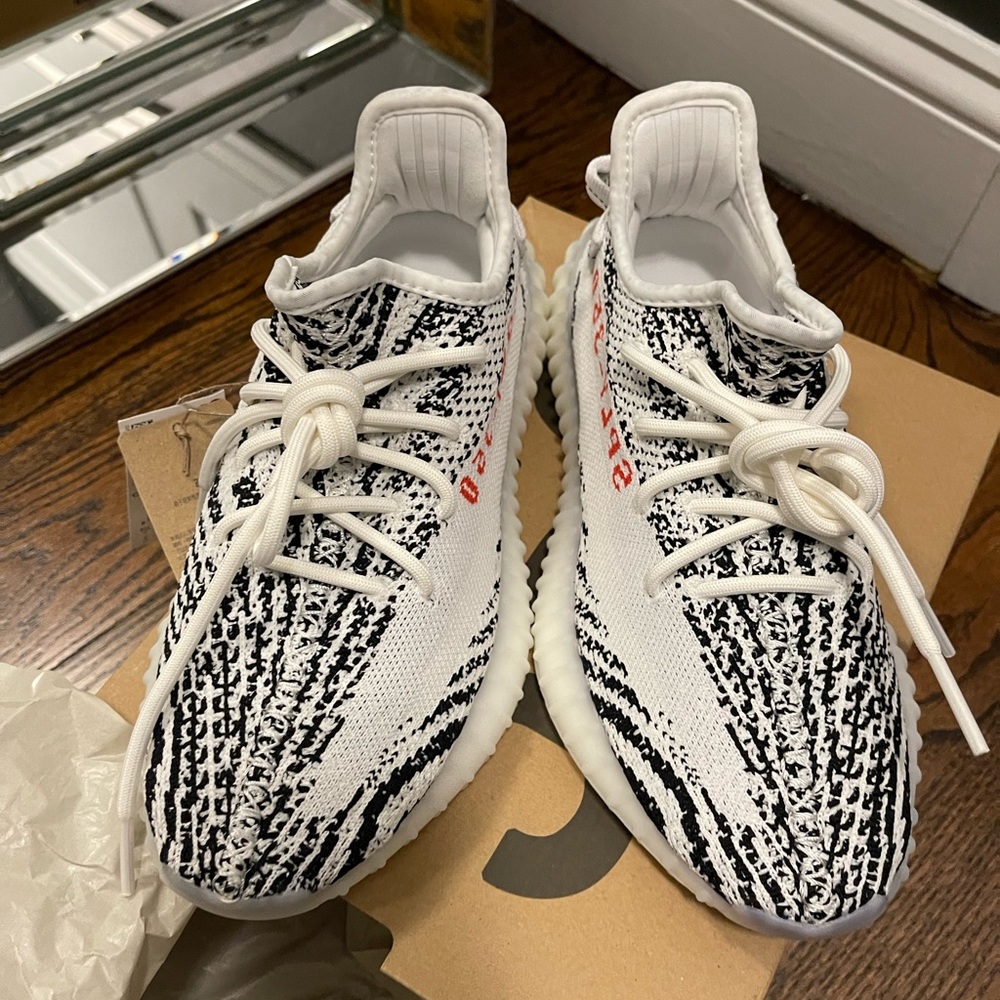Yeezy zebra boost 350 v2